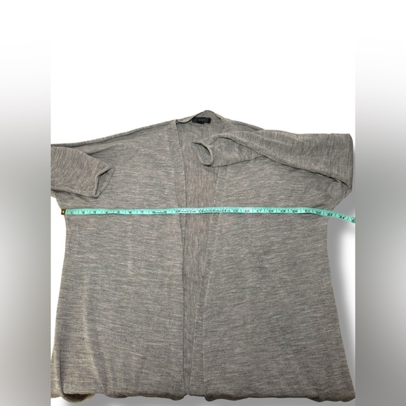 J. Crew 100% Merino Wool Cardigan - Lightweight Sz. M EUC - Picture 3 of 8